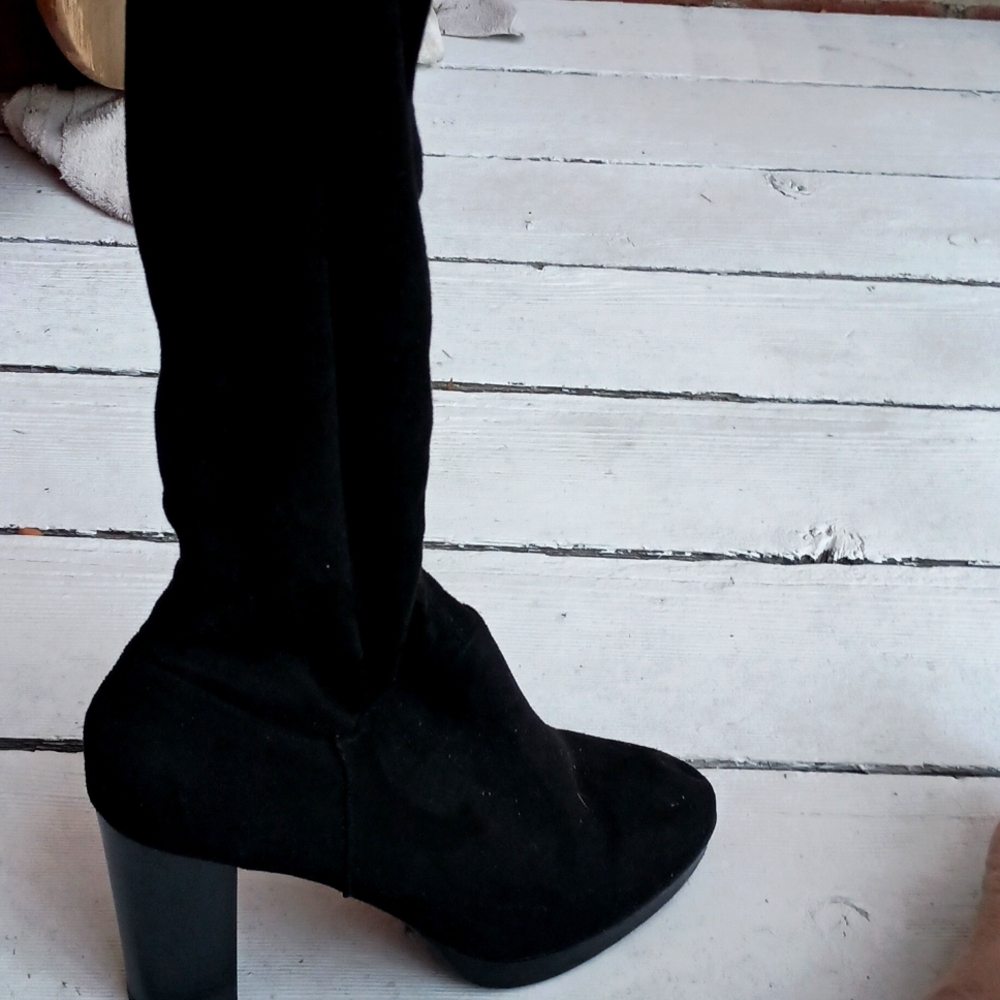 Over knee stretch boots